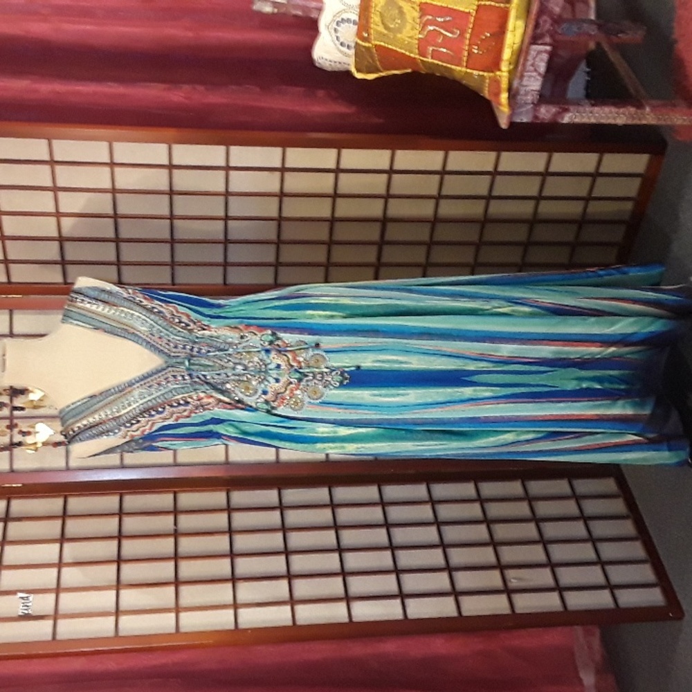 #021 Beautiful Altered COS Dress - Picture 5 of 17